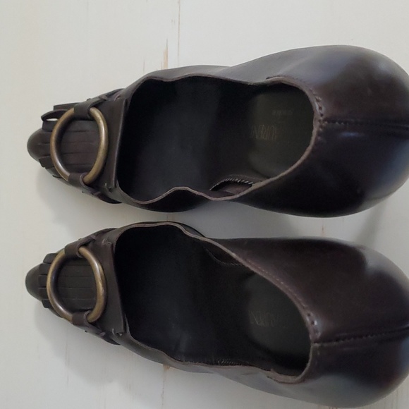 Yves Saint Laurent | Brown Fringed Leather Pumps Sz 37 1/2 - Picture 8 of 11